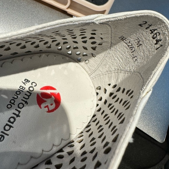 BLONDO leather grey peep toe heels (size 7) - Picture 5 of 6